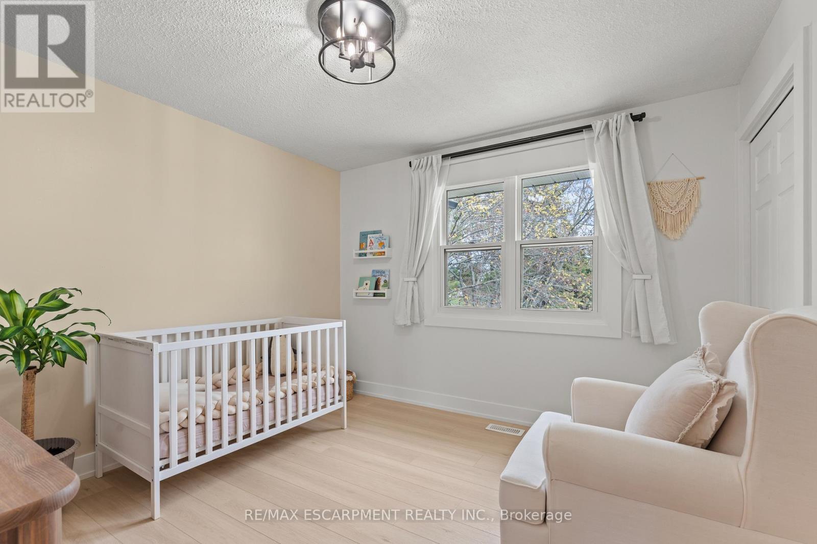 5090 Blackheath Road Property Photo 18