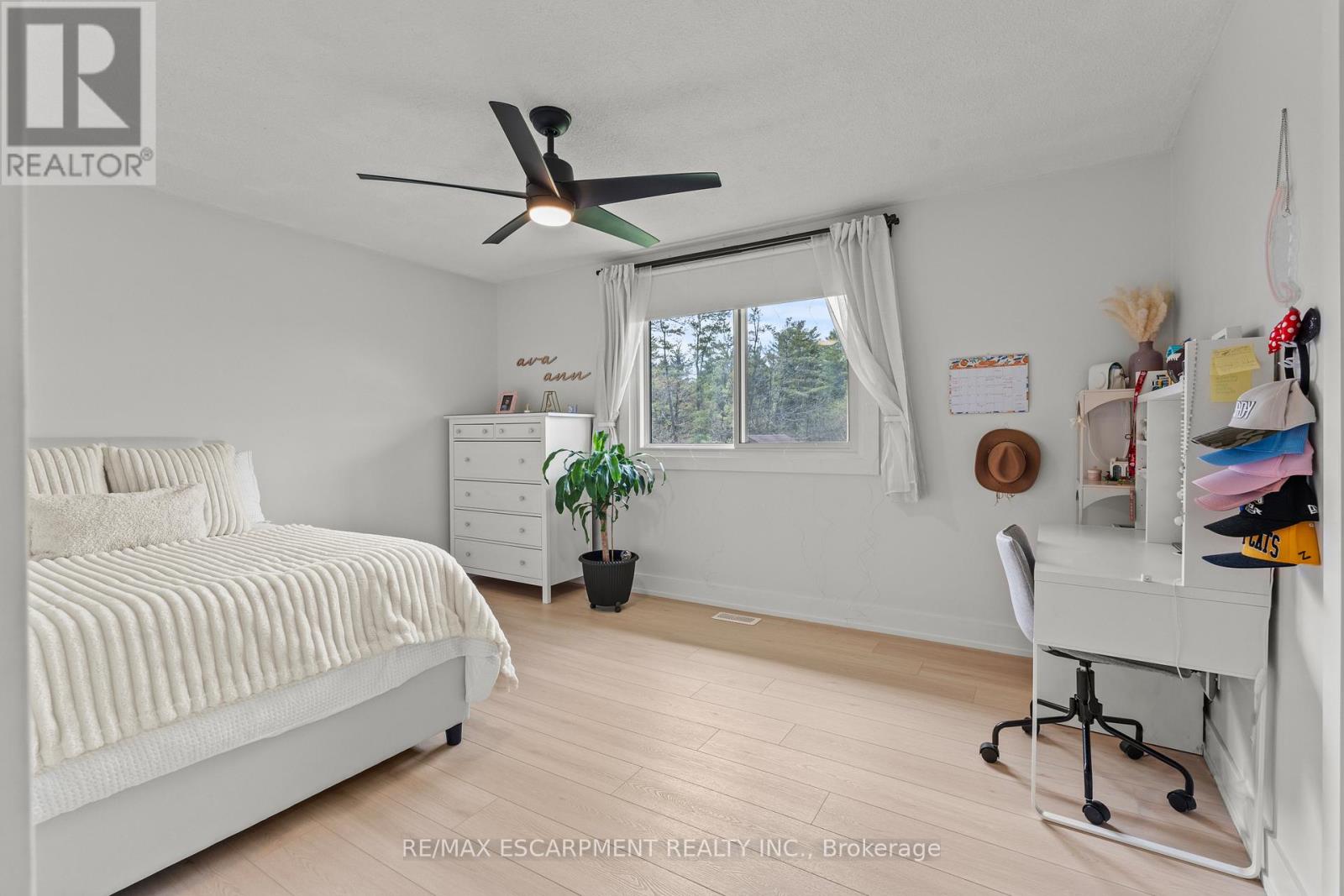 5090 Blackheath Road Property Photo 20