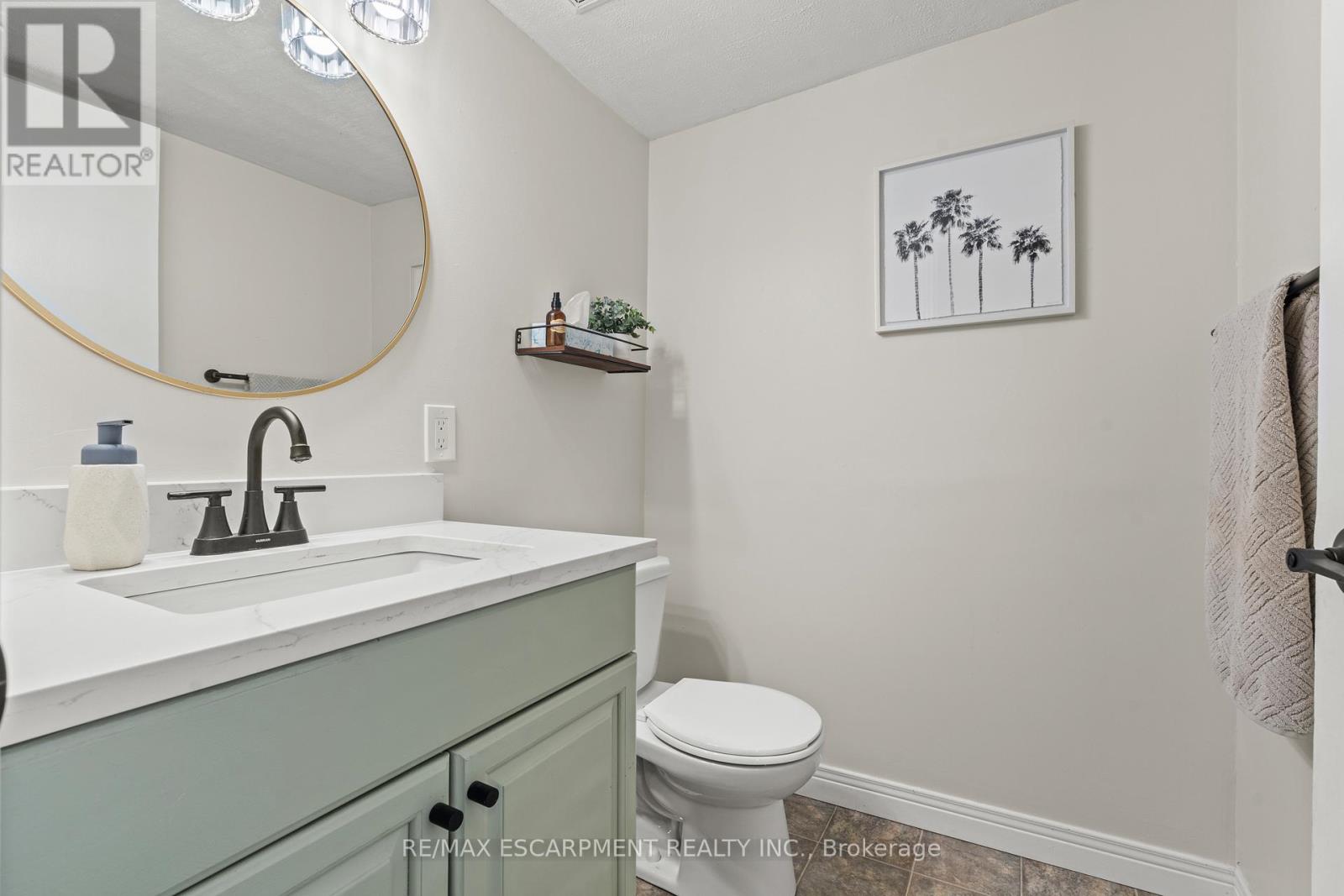 5090 Blackheath Road Property Photo 22