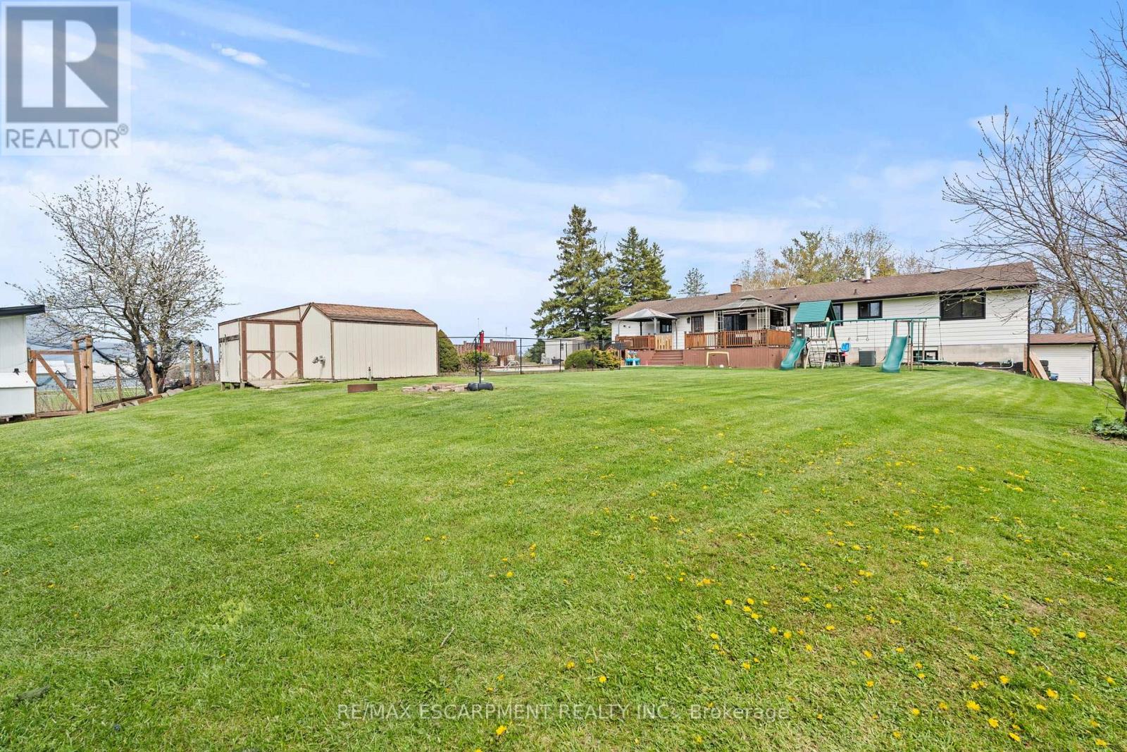 5090 Blackheath Road Property Photo 31