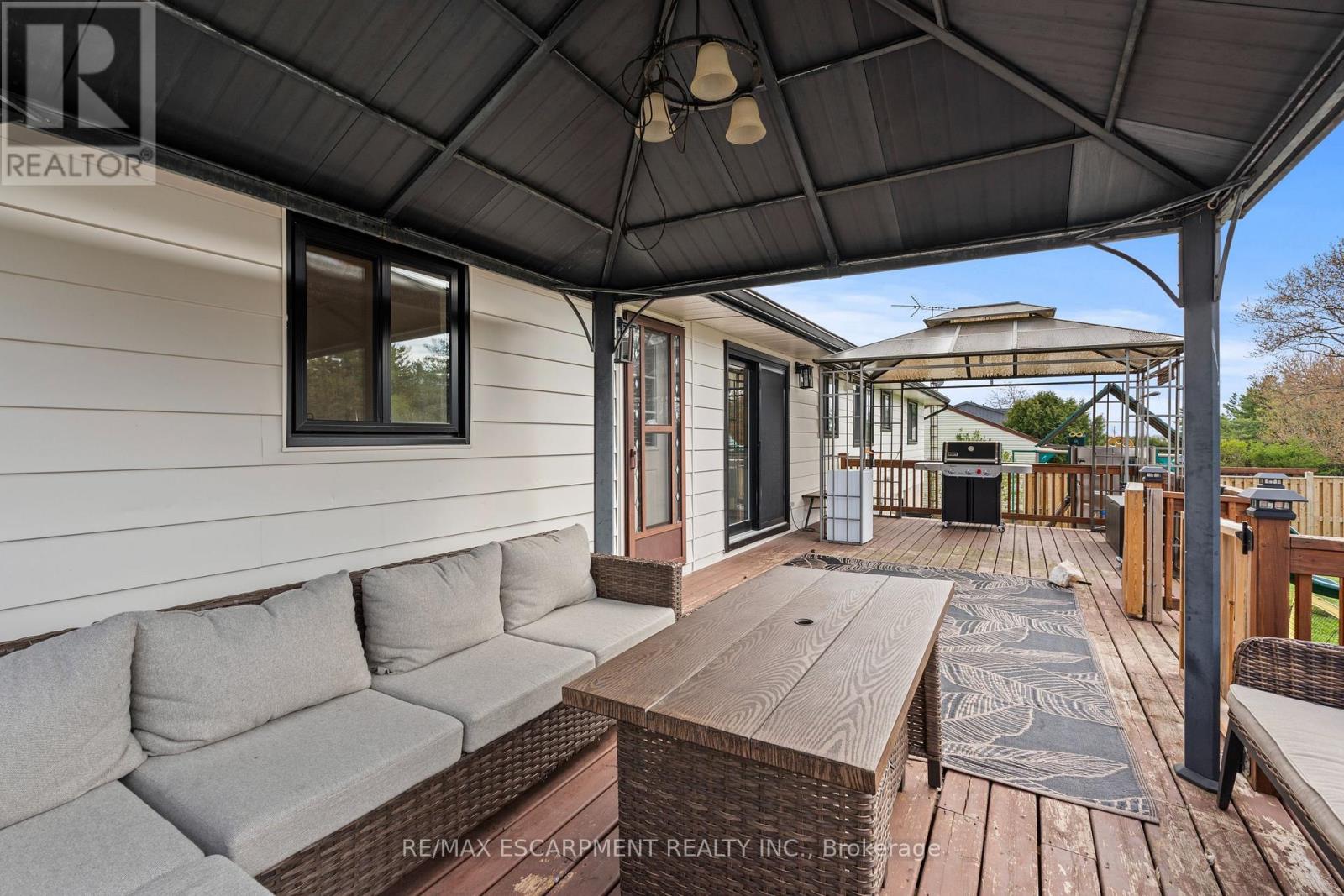 5090 Blackheath Road Property Photo 36