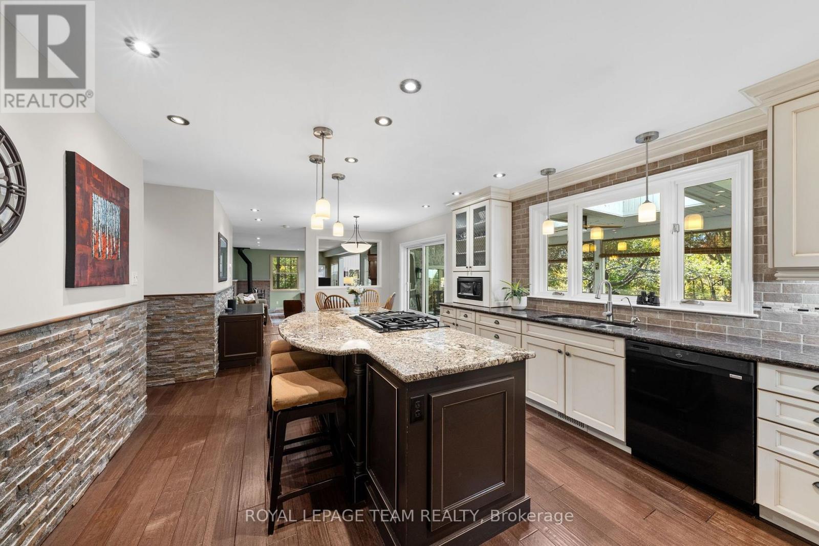 5532 Whitewood Avenue Property Photo 12