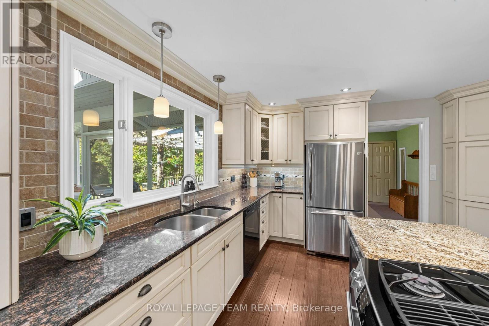 5532 Whitewood Avenue Property Photo 14