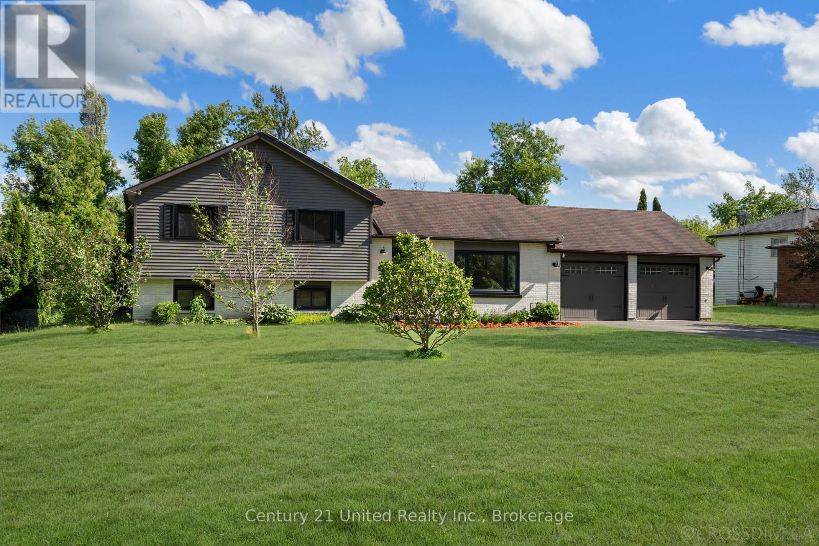 1427 Stewart Line Property Photo 3