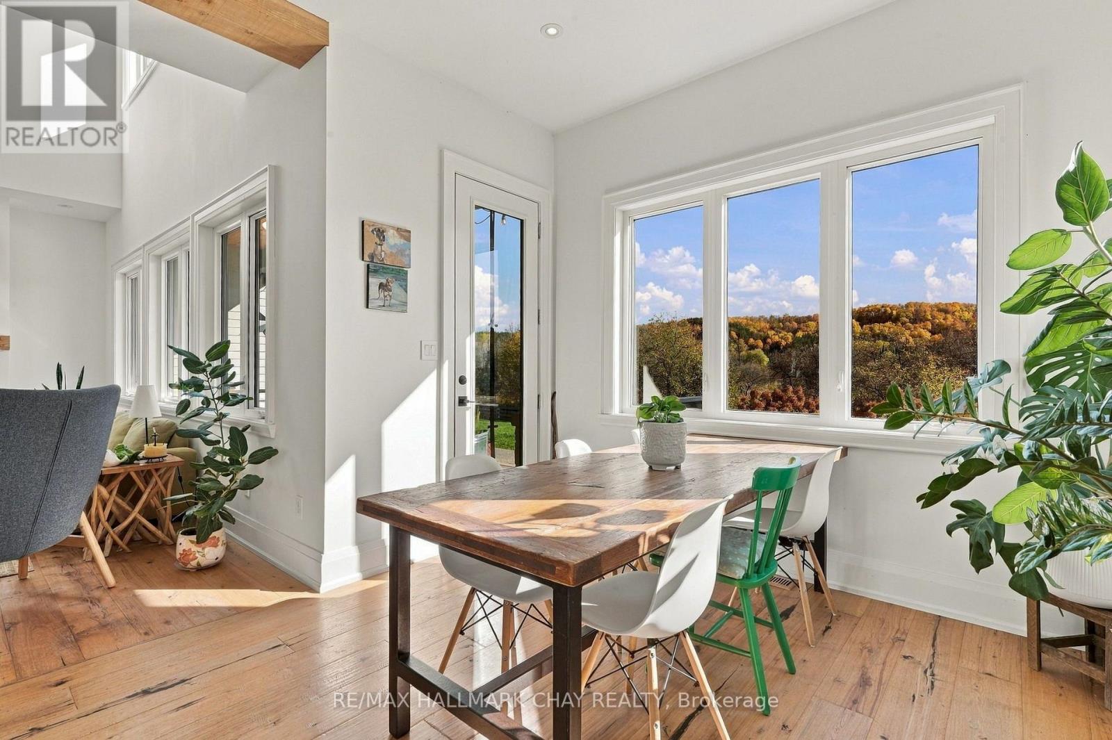 667312 20th Side Road Property Photo 16
