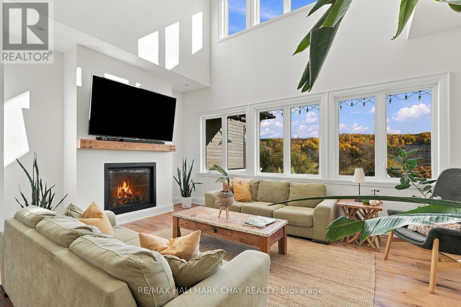 667312 20th Side Road Property Photo 18