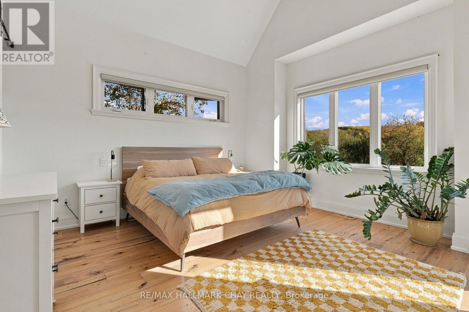 667312 20th Side Road Property Photo 24