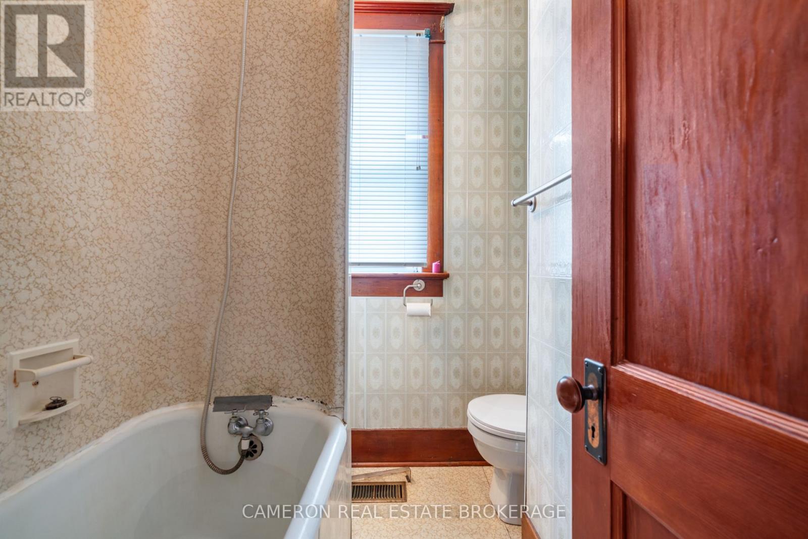 23-23a William Street Property Photo 13