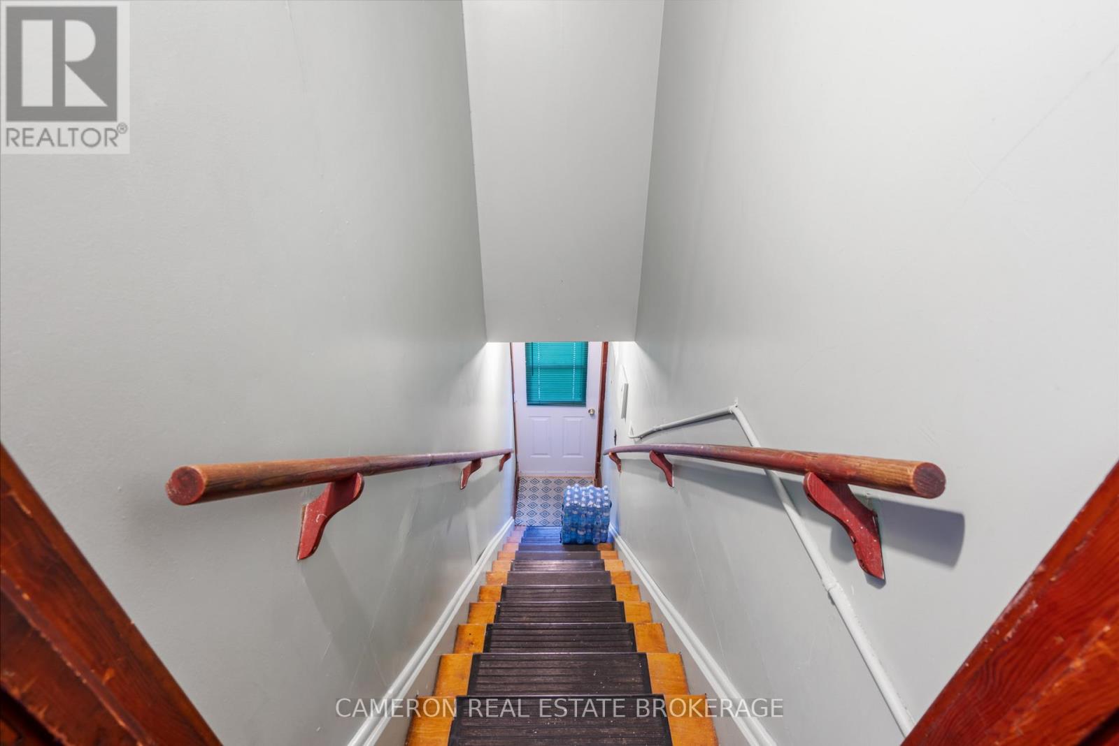 23-23a William Street Property Photo 15