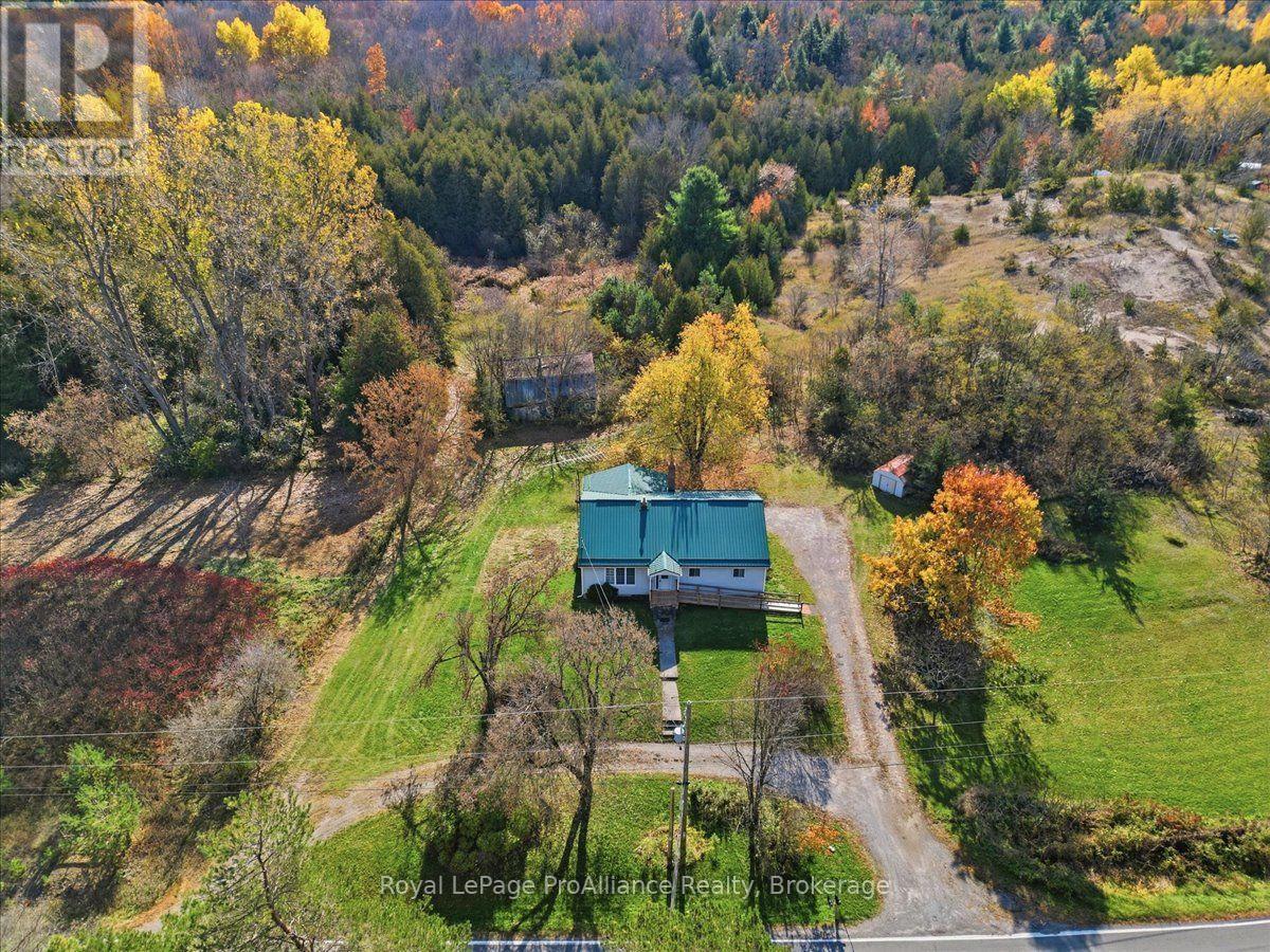 2096 Hollowview Road Property Photo 2