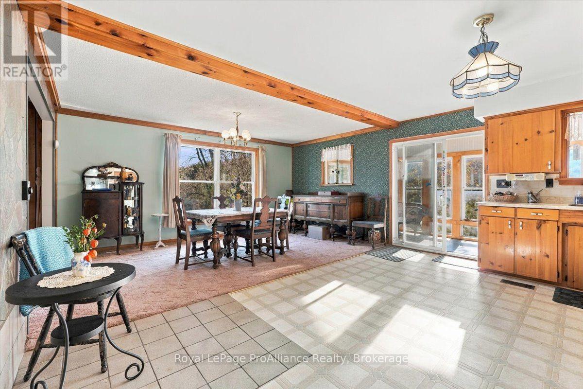 2096 Hollowview Road Property Photo 11