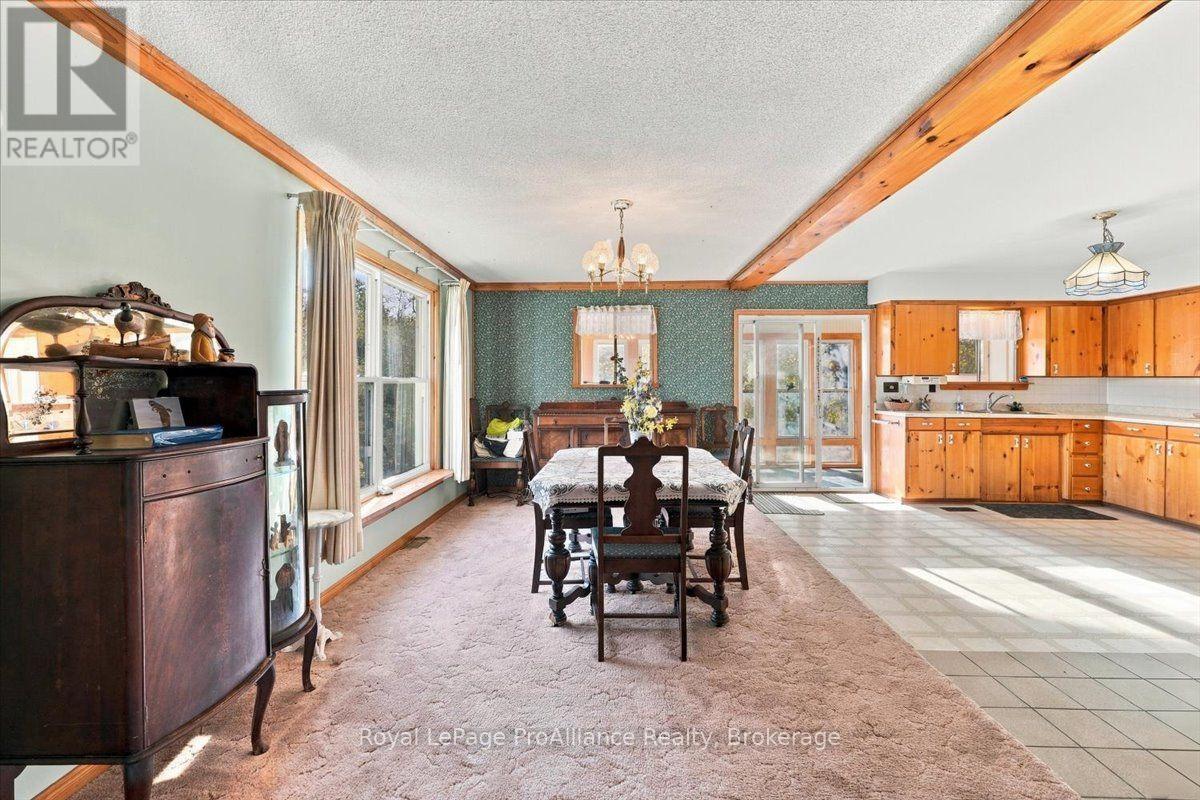 2096 Hollowview Road Property Photo 12