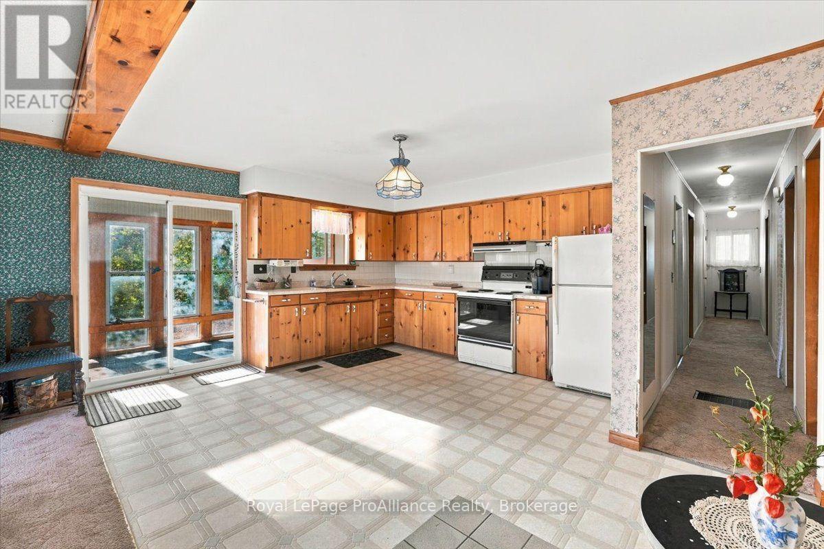 2096 Hollowview Road Property Photo 15