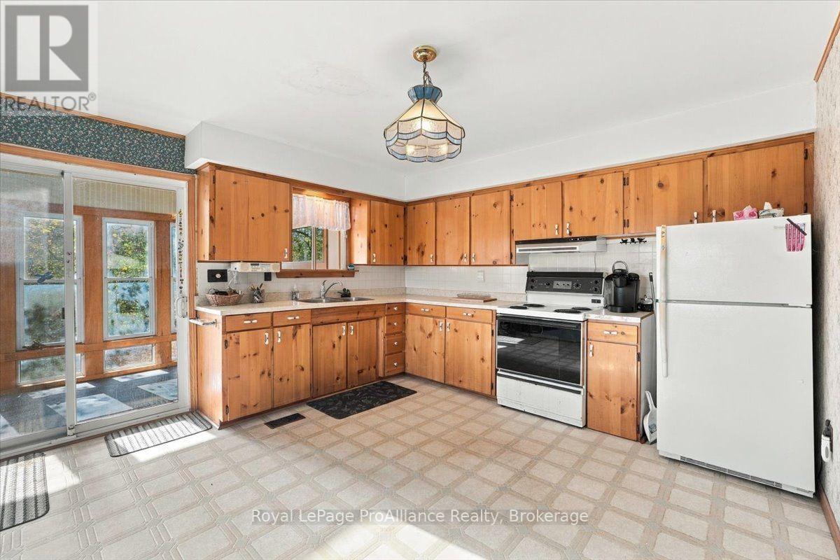 2096 Hollowview Road Property Photo 17