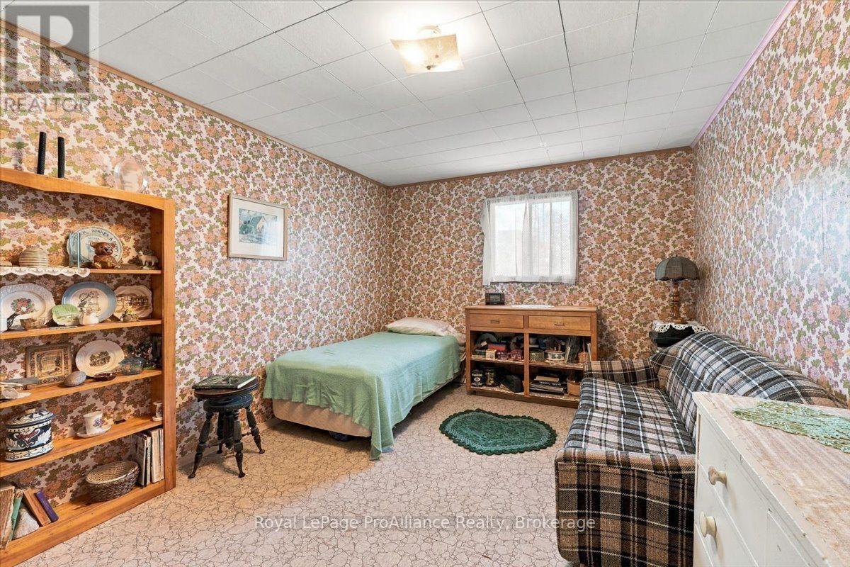 2096 Hollowview Road Property Photo 18