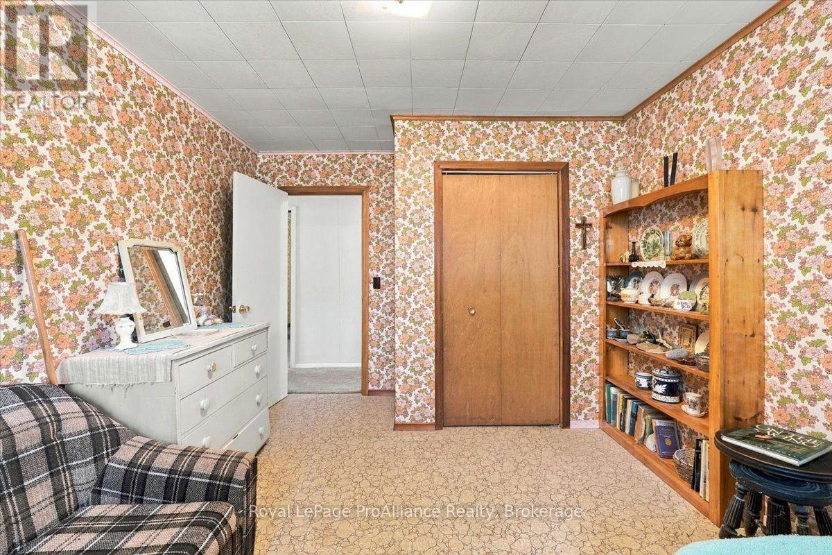 2096 Hollowview Road Property Photo 19