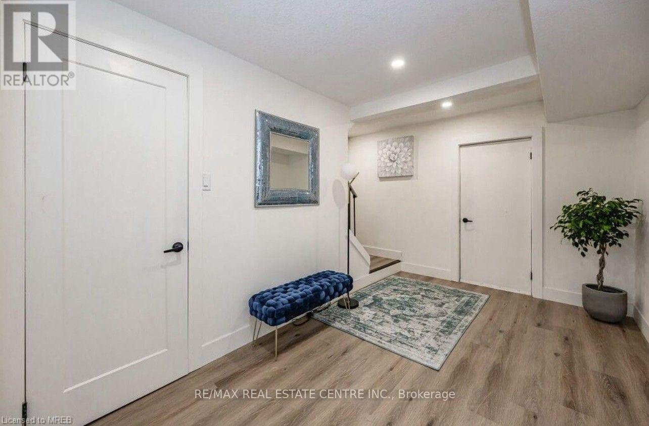 Lower - 136 The Country Way Property Photo 2