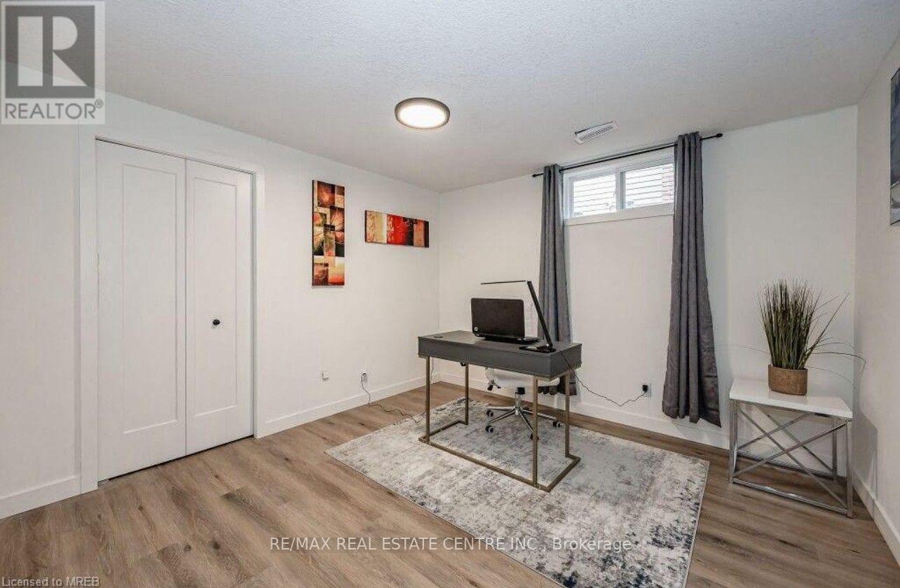 Lower - 136 The Country Way Property Photo 6