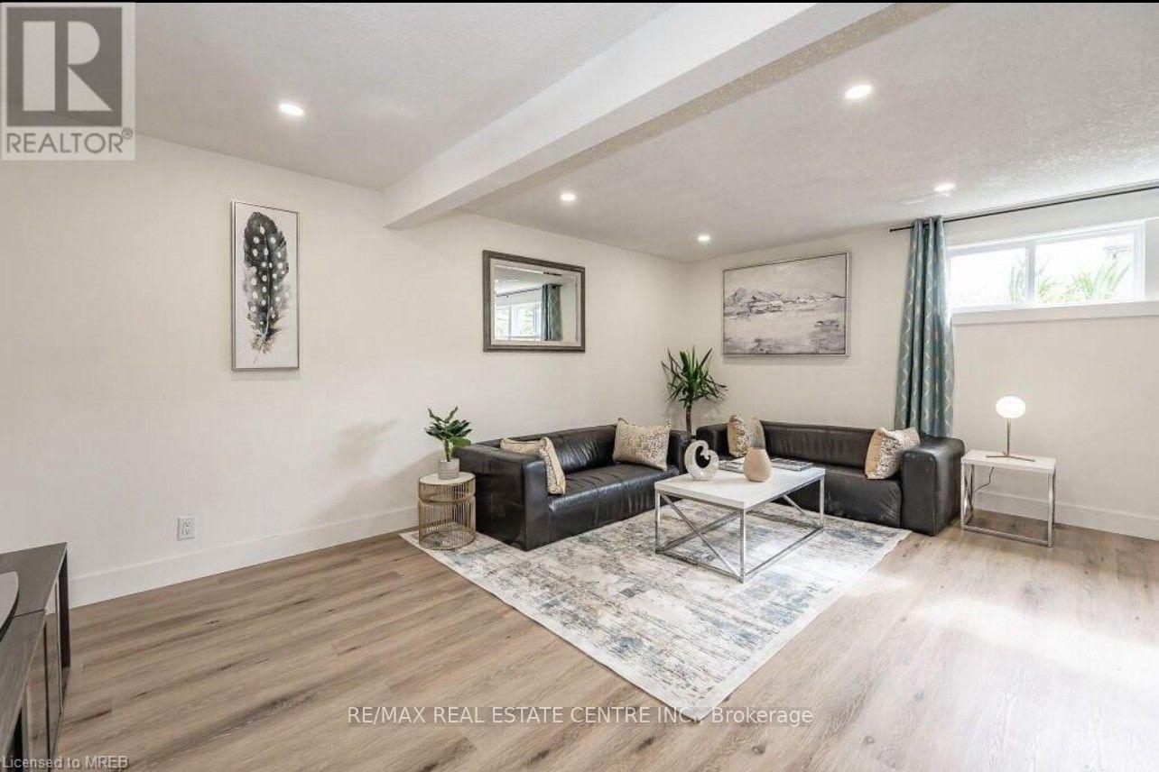 Lower - 136 The Country Way Property Photo 12