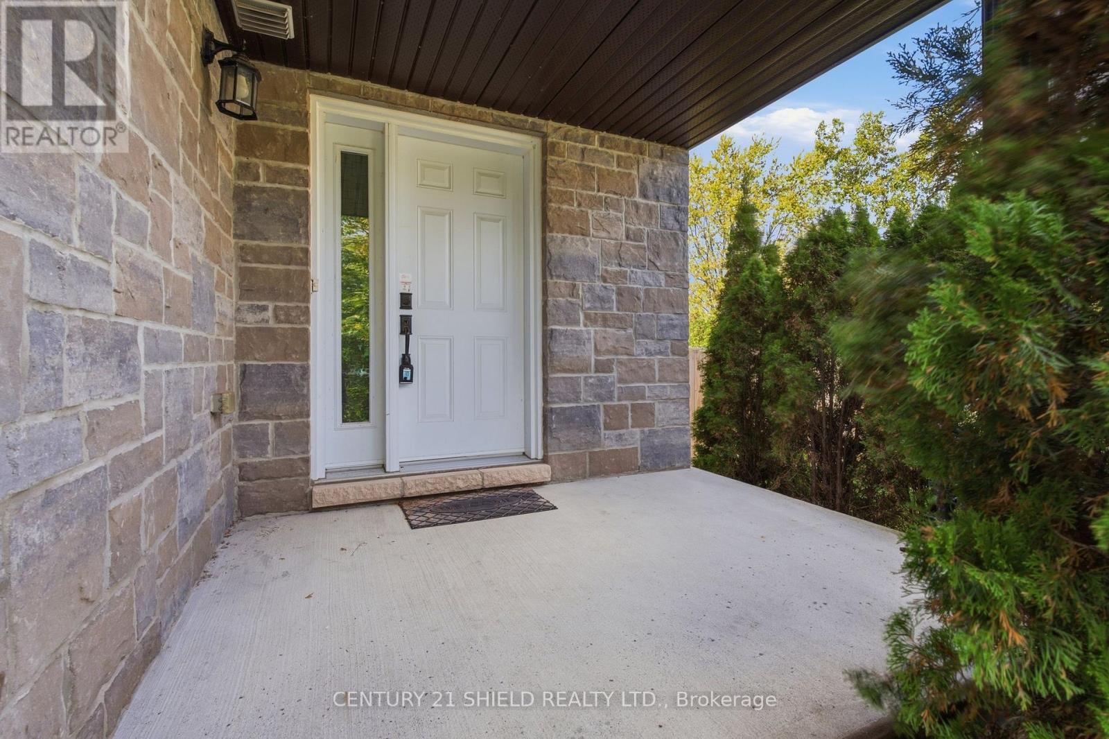 1140 Clement Court Property Photo 9