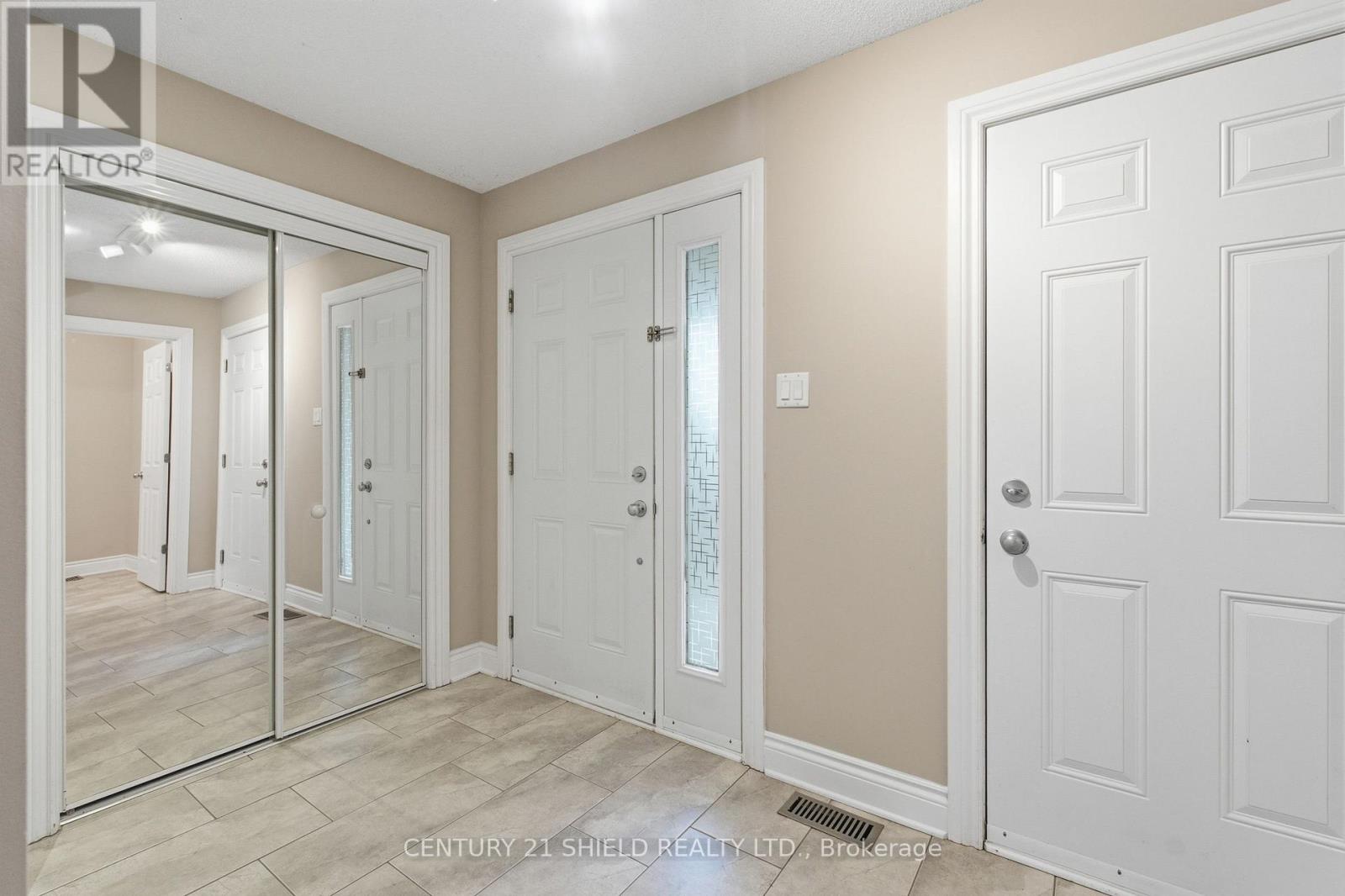 1140 Clement Court Property Photo 11