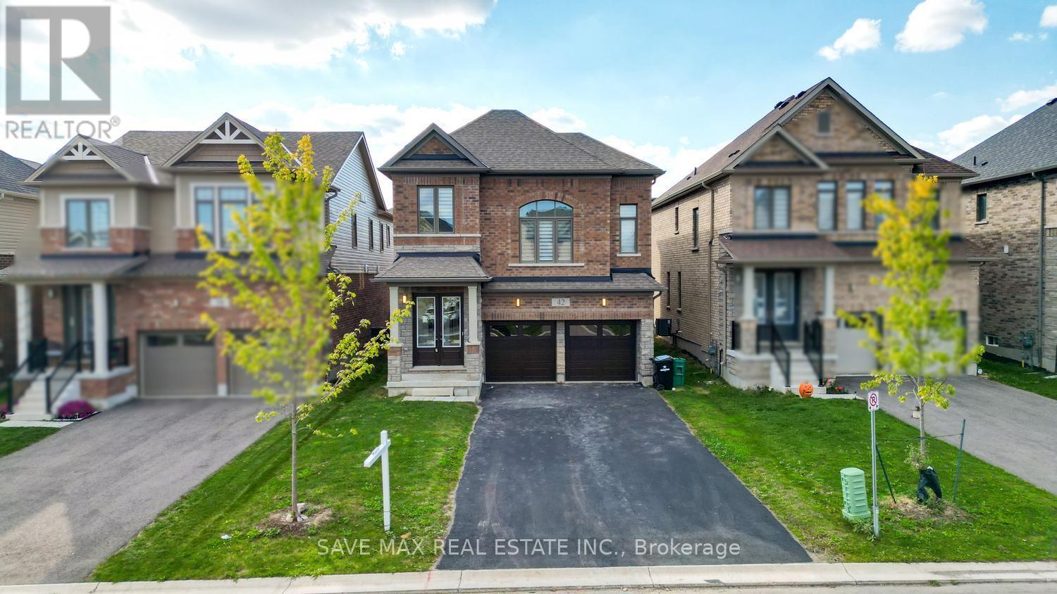 42 PRINCE PHILIP BOULEVARD Property Photo 1