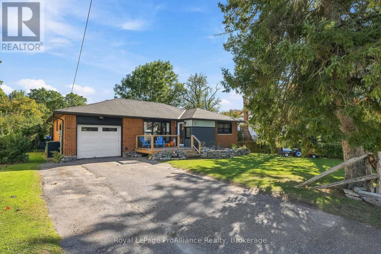 41 Centre Street Property Photo 2