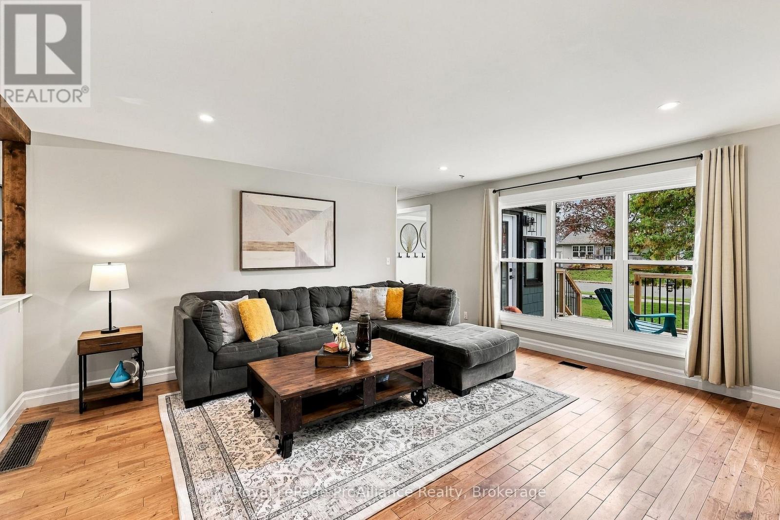 41 Centre Street Property Photo 11