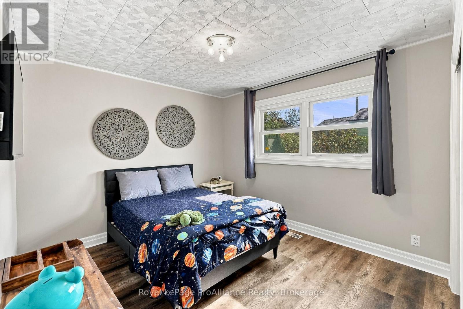 41 Centre Street Property Photo 26