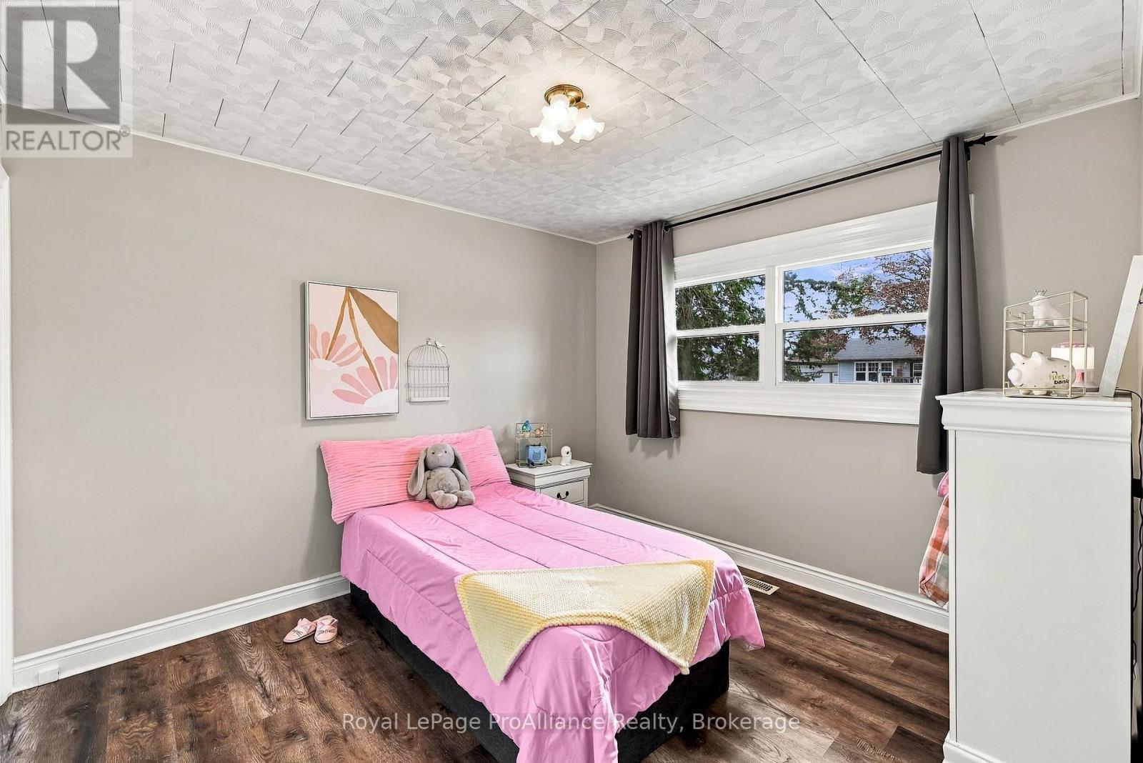 41 Centre Street Property Photo 30