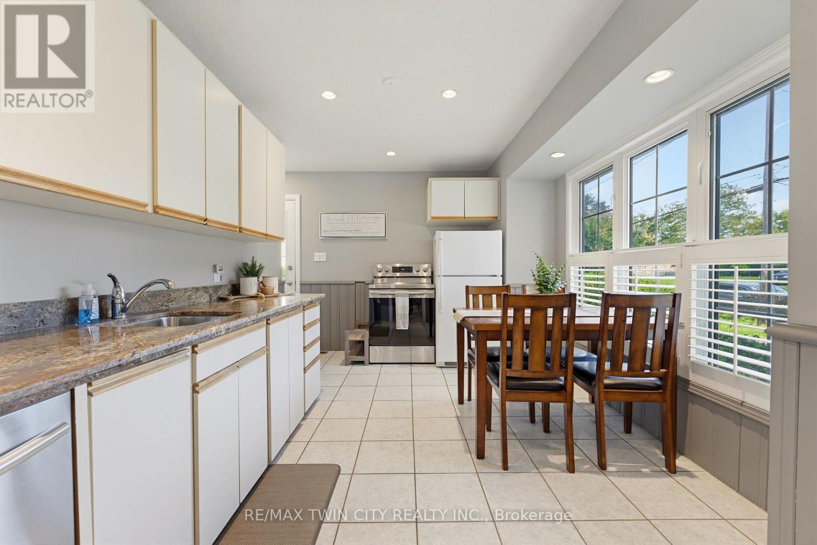 38 Varadi Avenue Property Photo 9