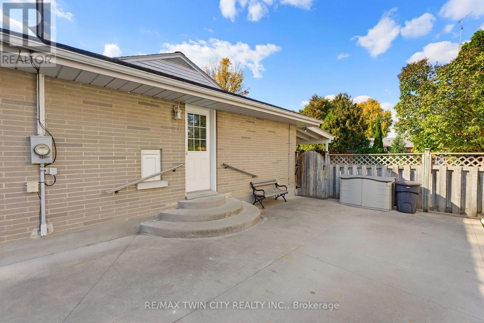 38 Varadi Avenue Property Photo 24