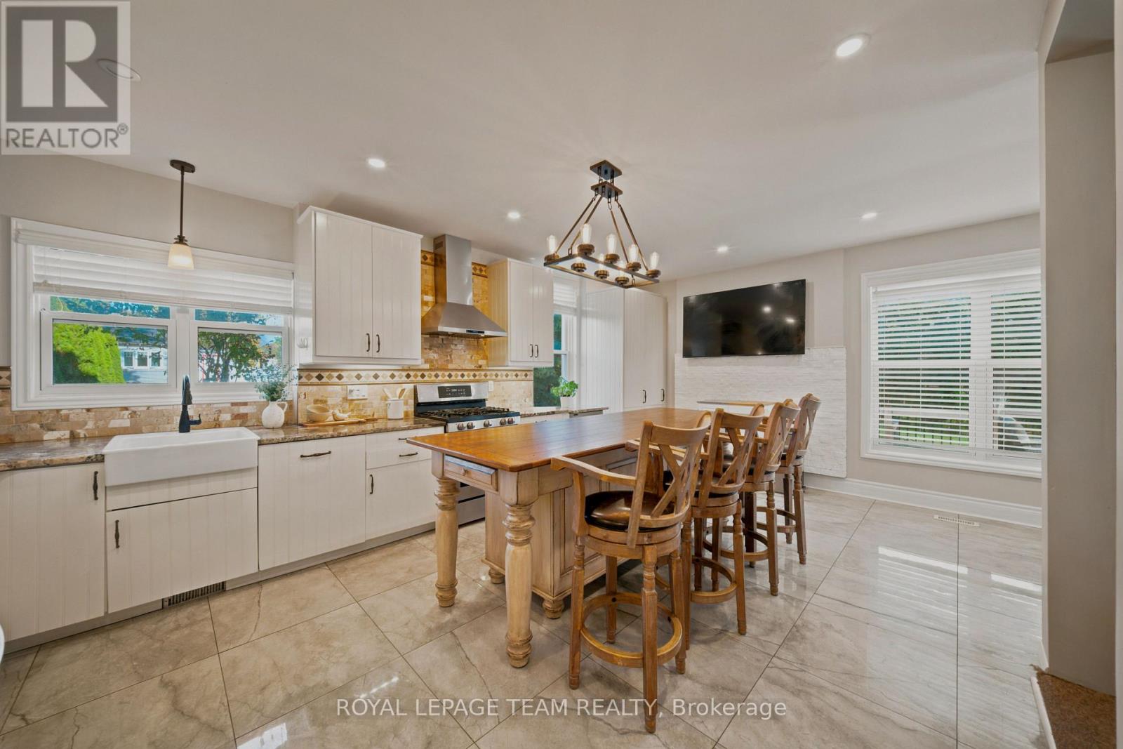 192 High Street Property Photo 14