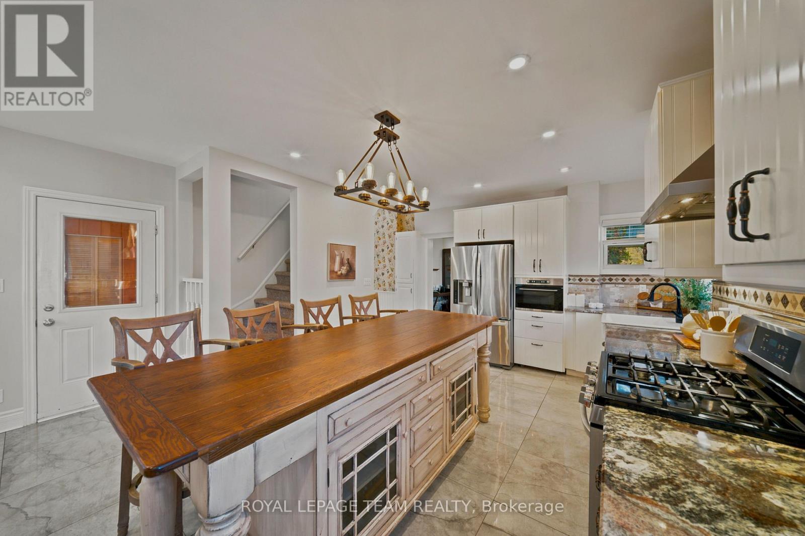 192 High Street Property Photo 15