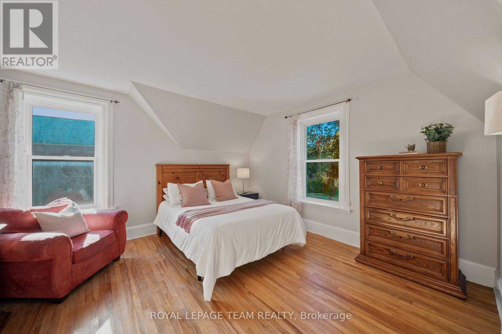 192 High Street Property Photo 26