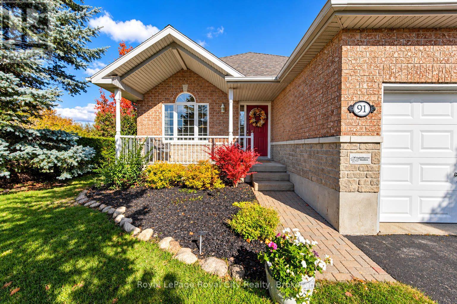 91 Harper Crescent Property Photo 1