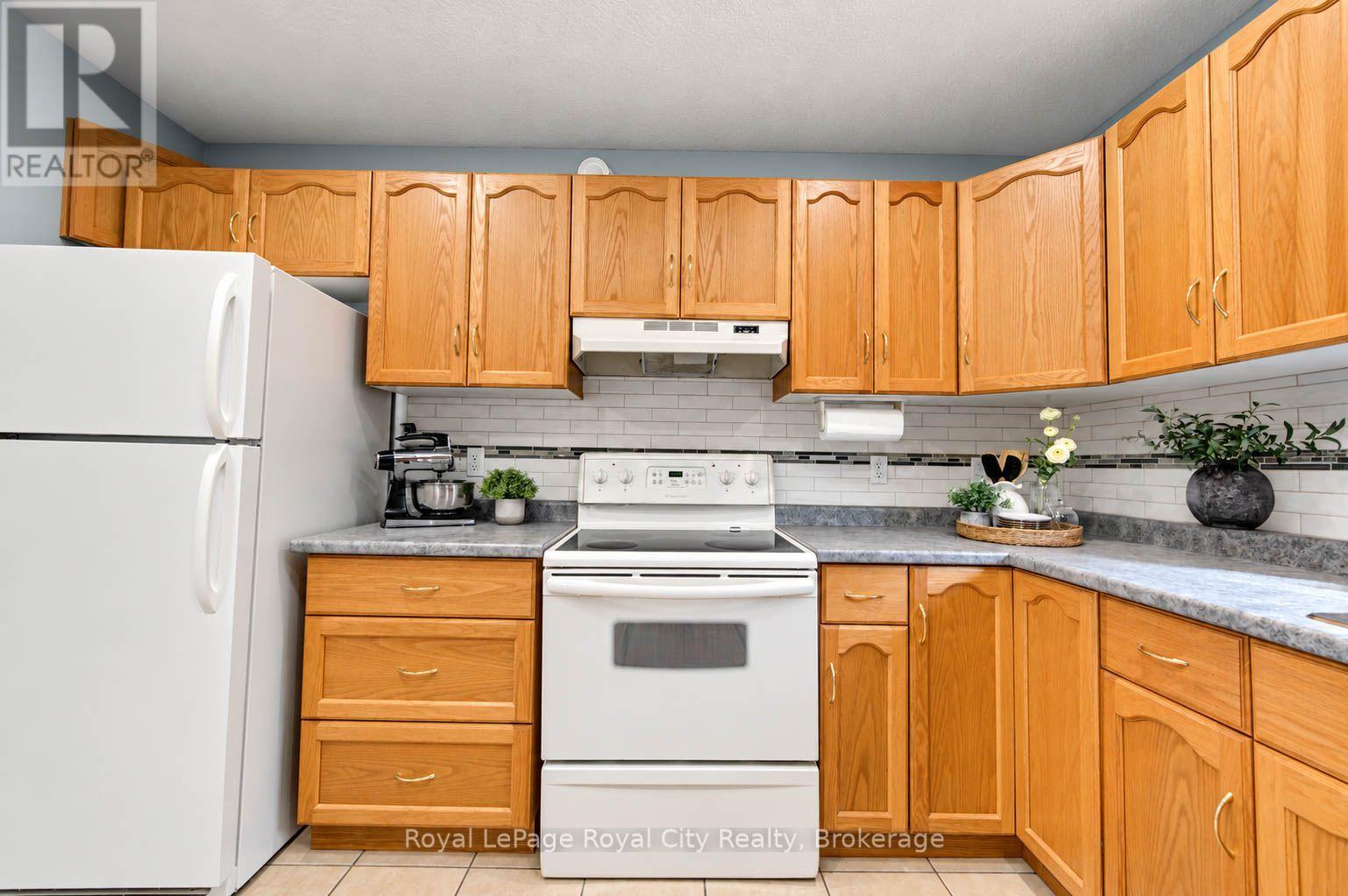 91 Harper Crescent Property Photo 12