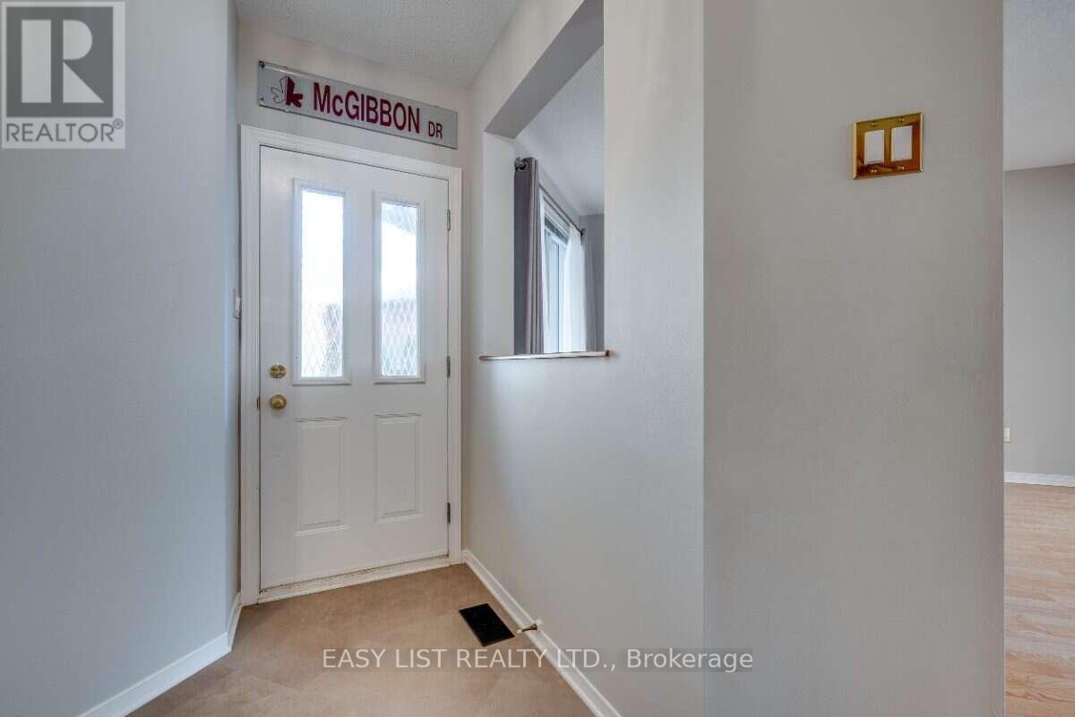 77 Mcgibbon Drive Property Photo 4