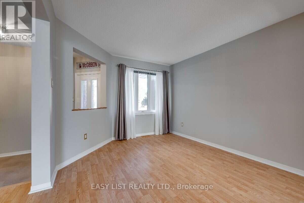 77 Mcgibbon Drive Property Photo 5