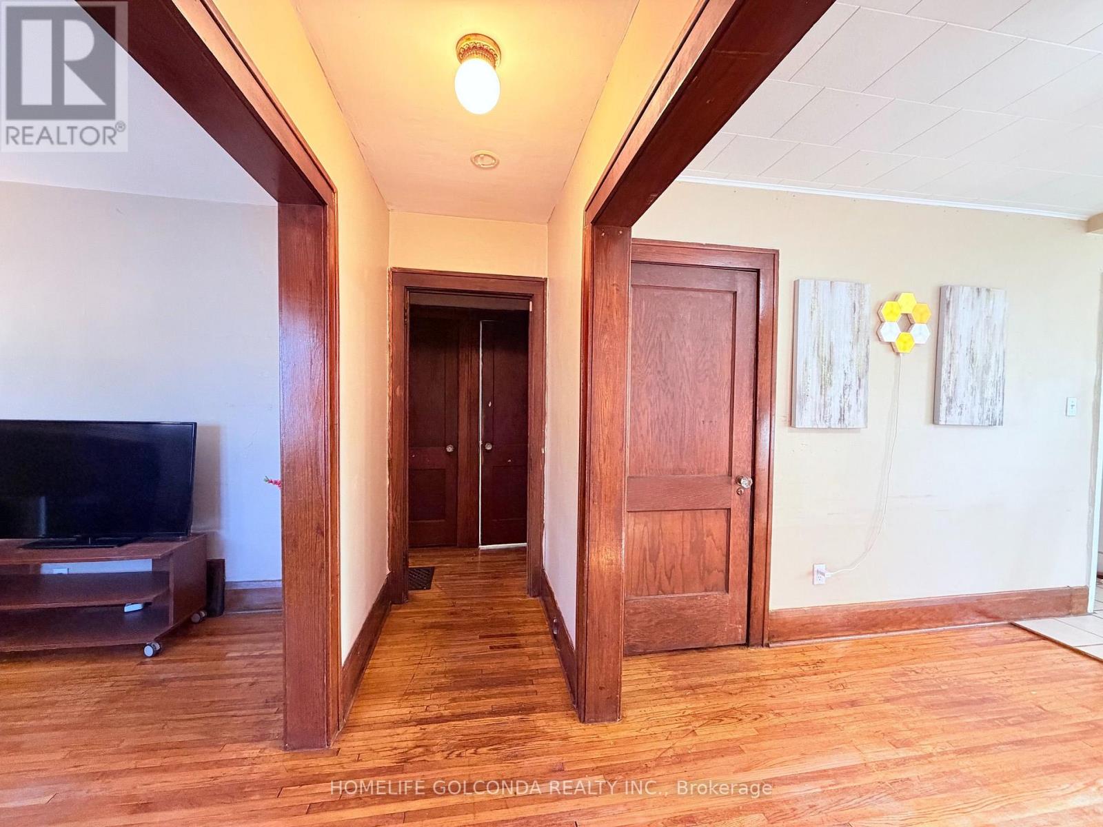 3203 Linwood Place Property Photo 2