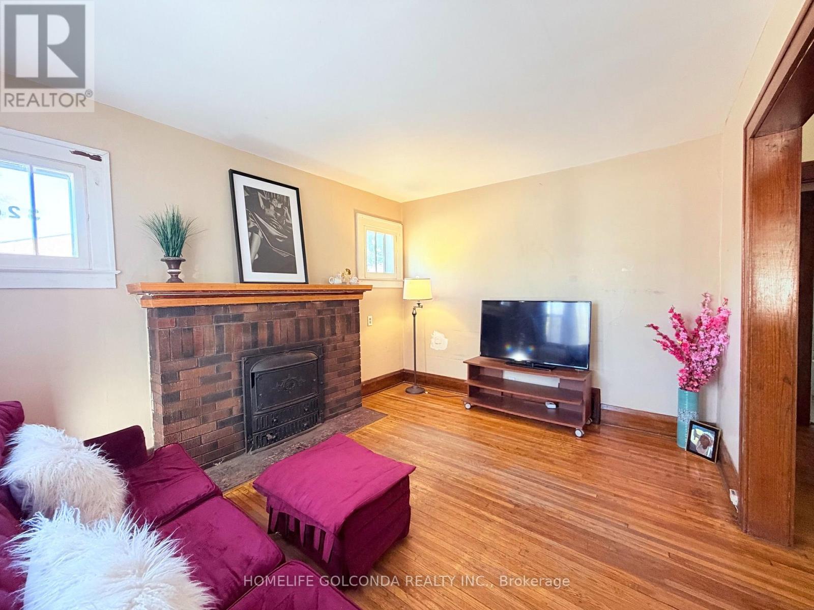 3203 Linwood Place Property Photo 3