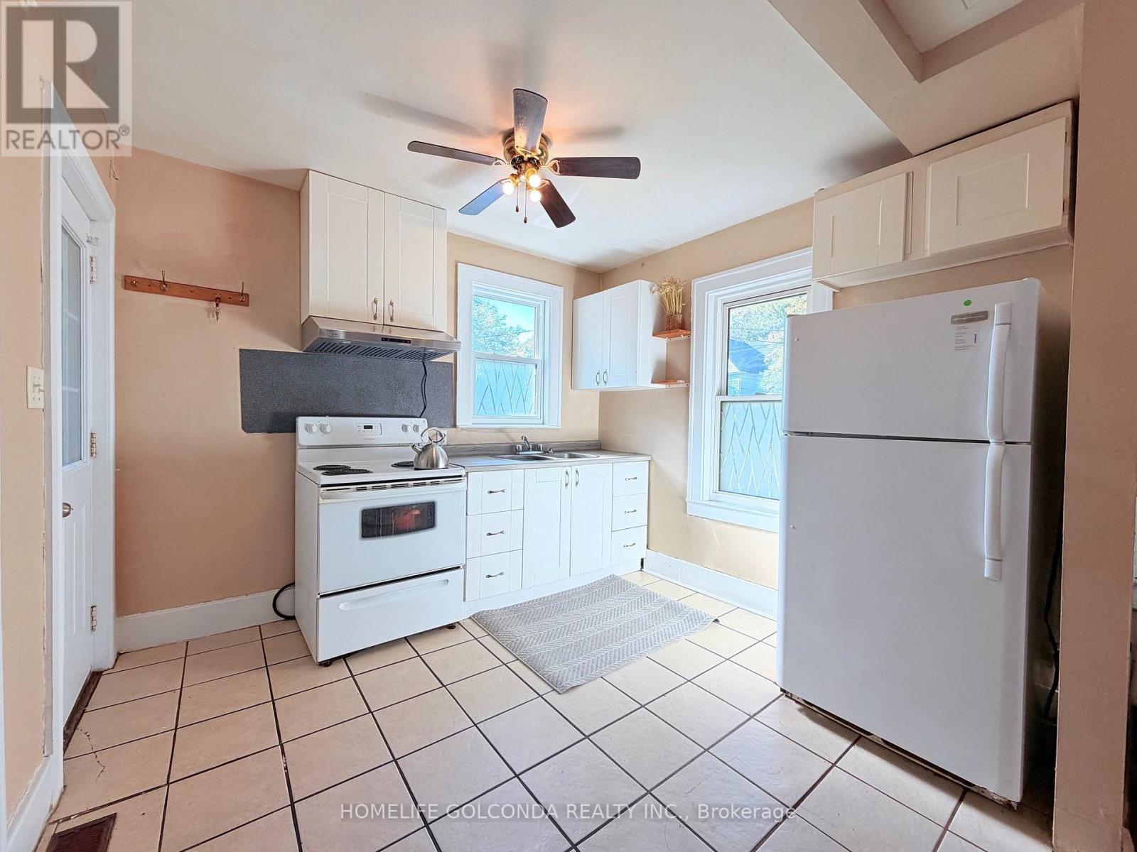 3203 Linwood Place Property Photo 6