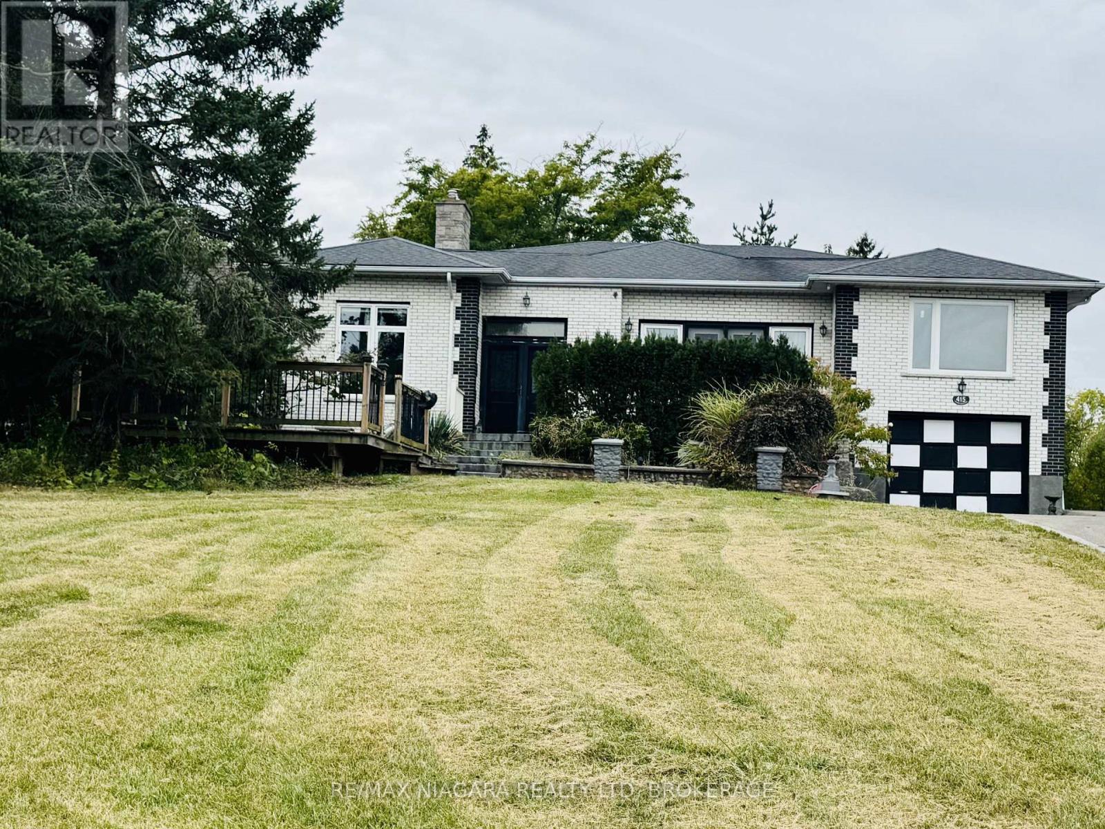 415 Niagara Boulevard Property Photo 2