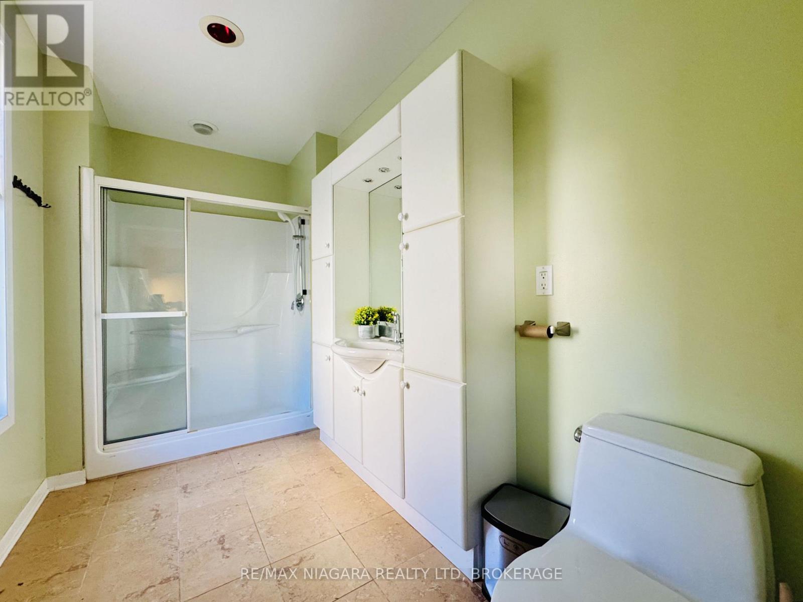 415 Niagara Boulevard Property Photo 12