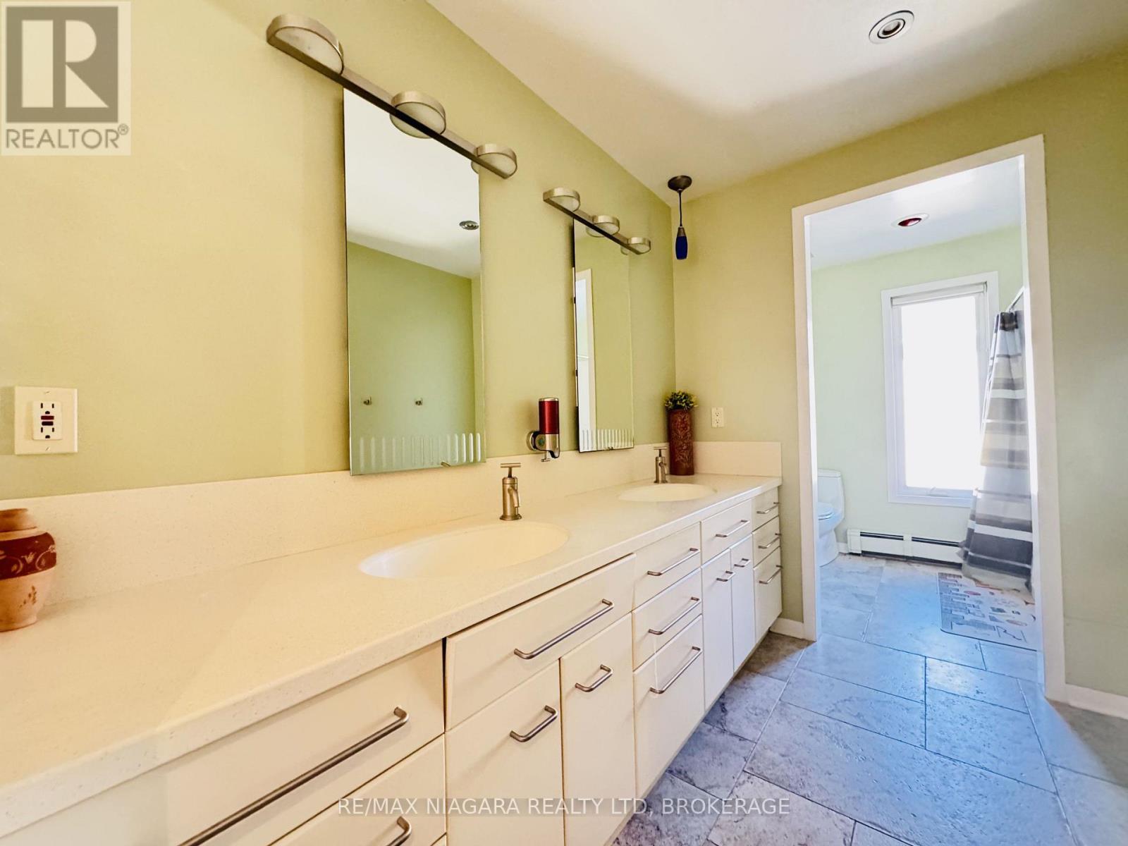 415 Niagara Boulevard Property Photo 20