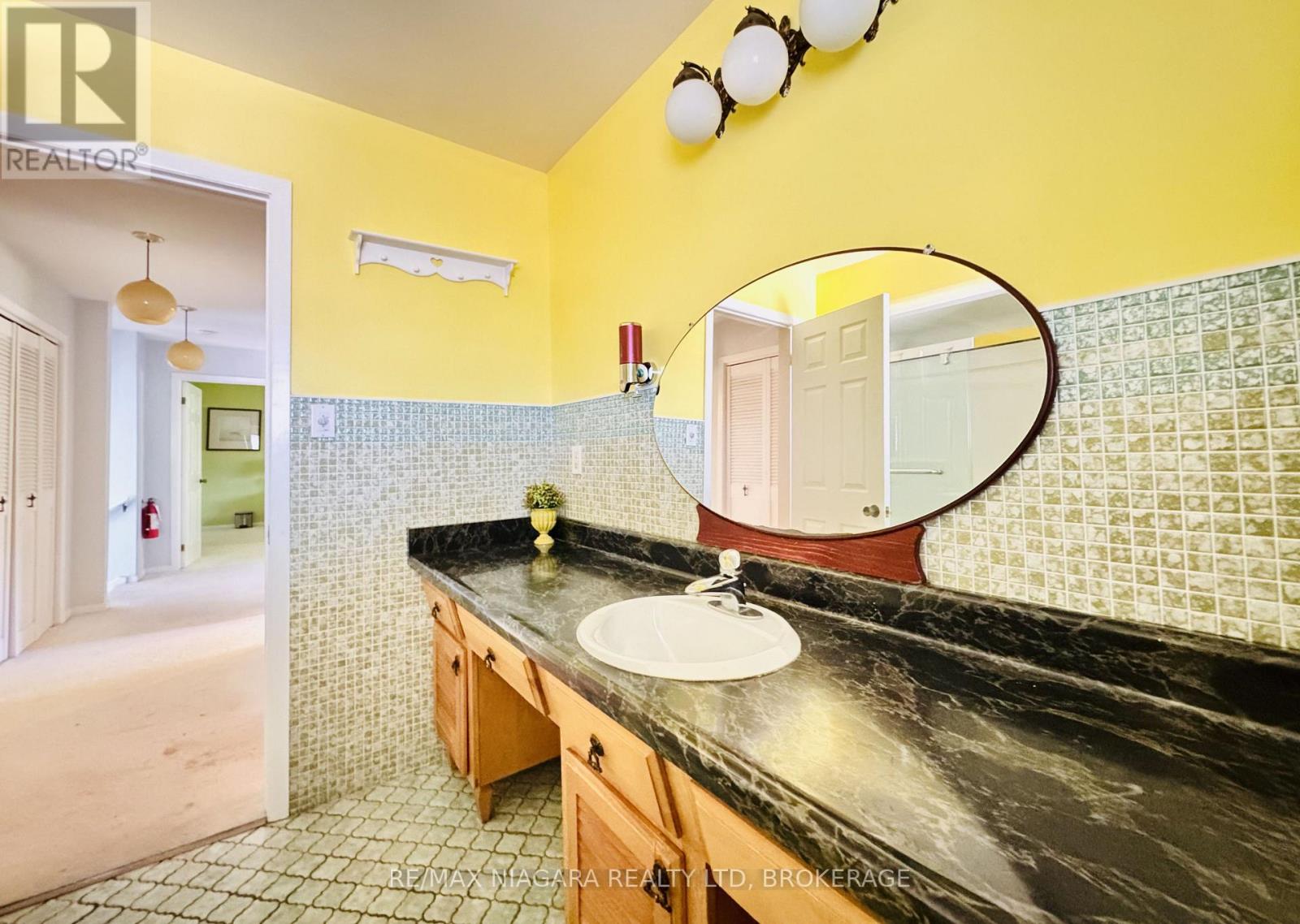 415 Niagara Boulevard Property Photo 21
