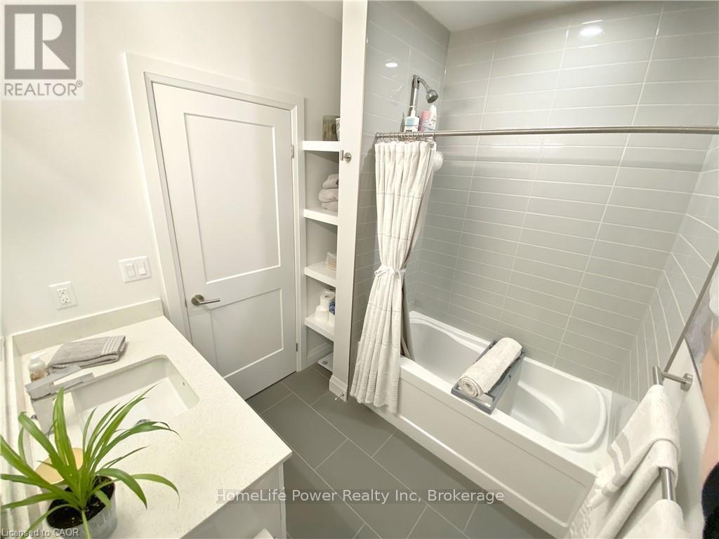 608 - 399 Queen Street S Property Photo 7
