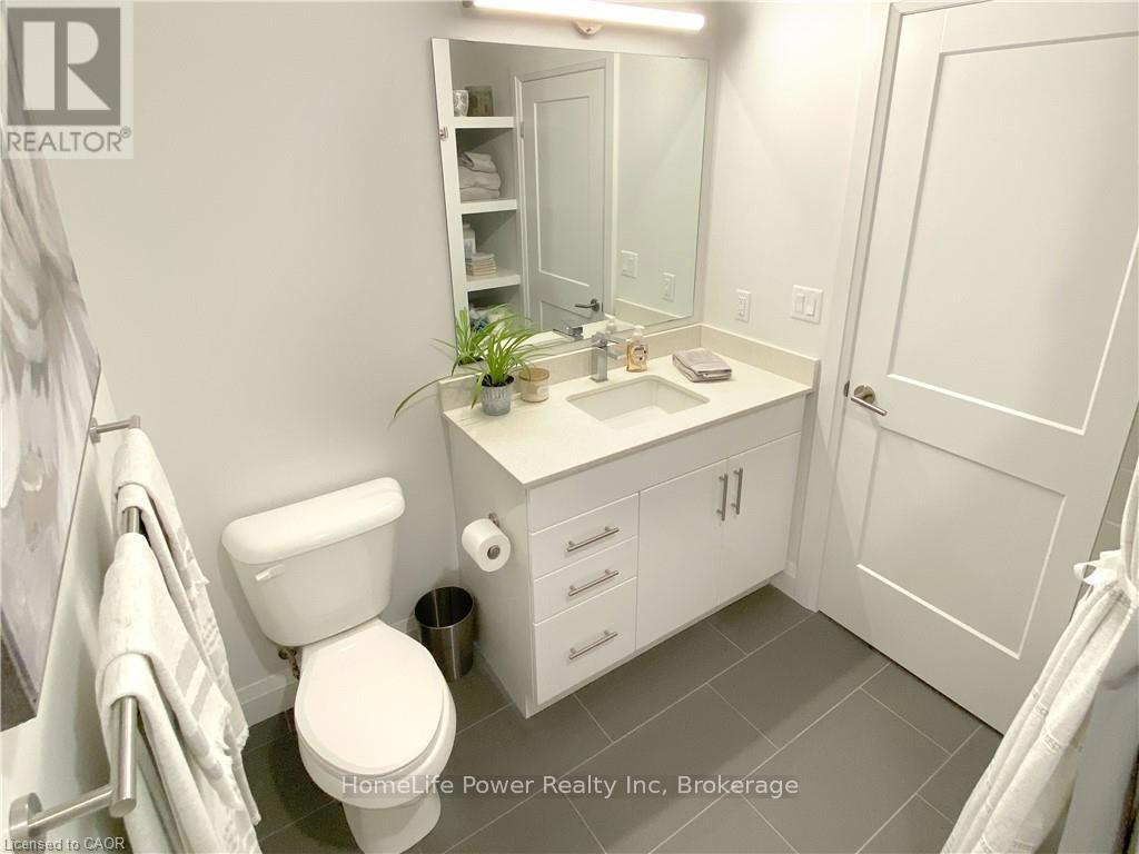 608 - 399 Queen Street S Property Photo 8