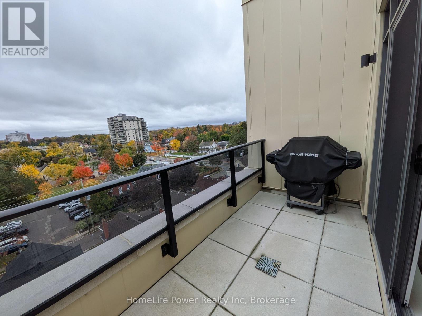 608 - 399 Queen Street S Property Photo 14