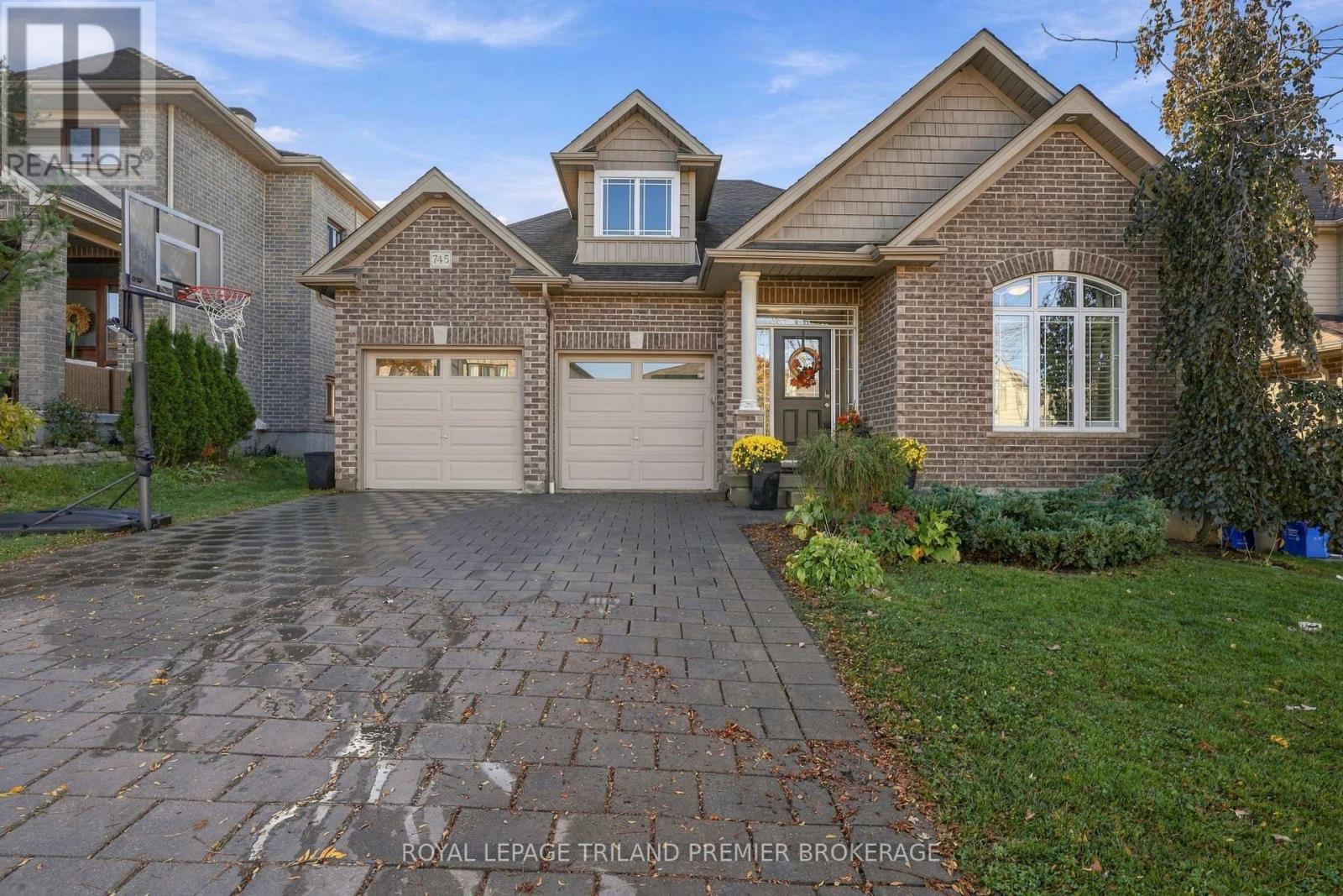 745 KLEINBURG DRIVE Property Photo 1